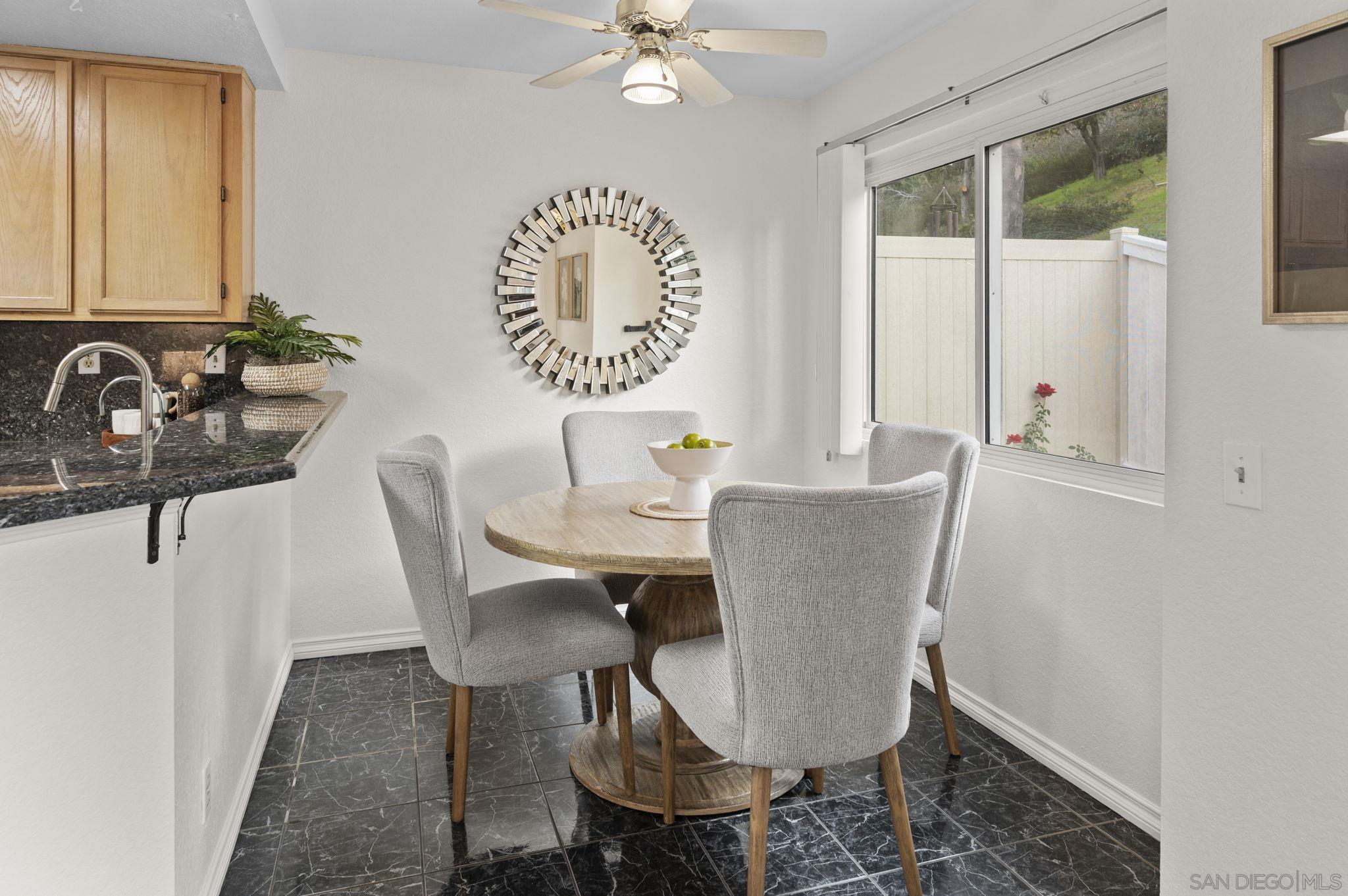 Detail Gallery Image 14 of 38 For 10919  Avenida De Los Lobos, San Diego,  CA 92127 - 3 Beds | 2 Baths