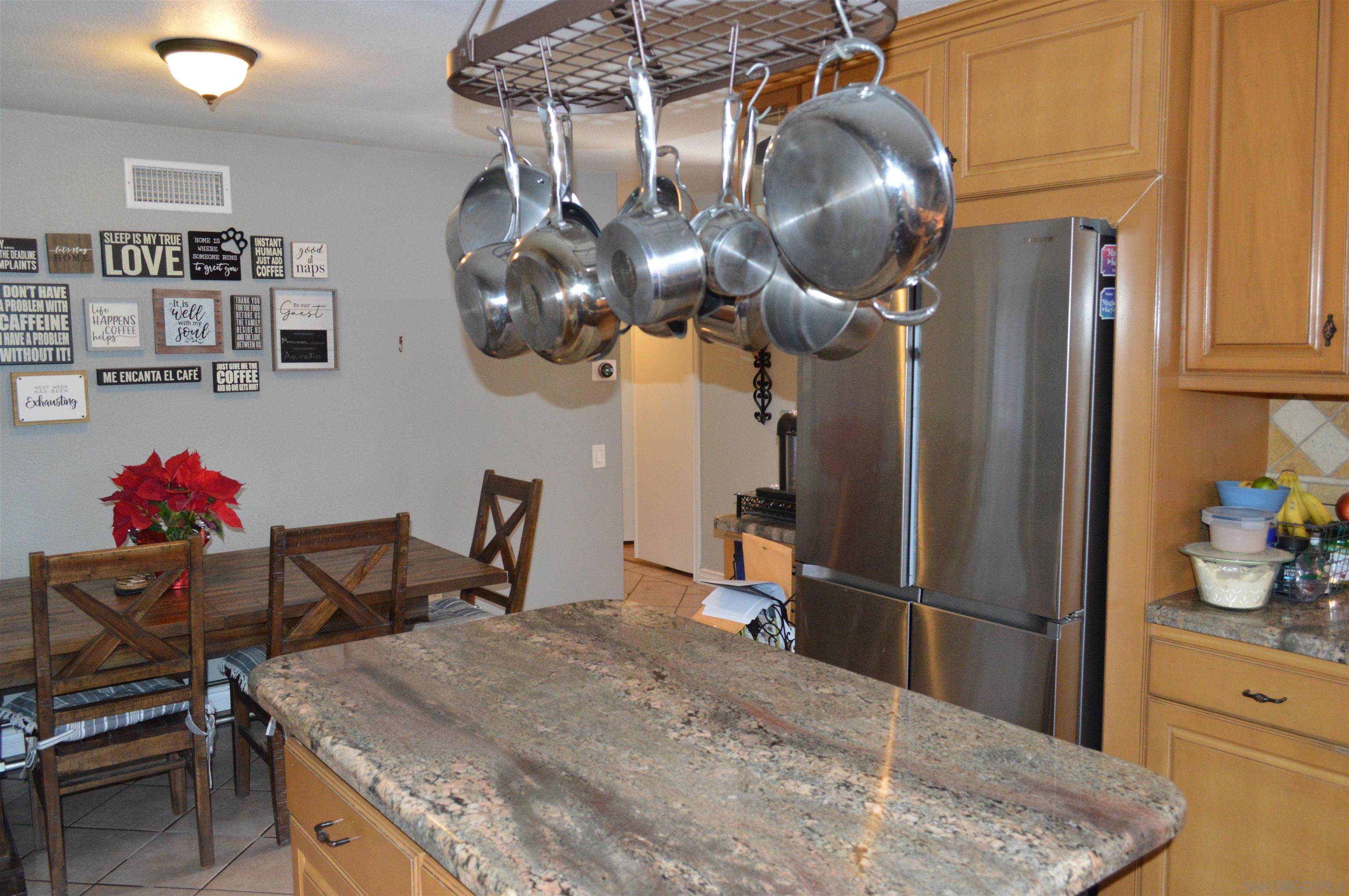 Detail Gallery Image 5 of 21 For 433  Thrush St., Chula Vista,  CA 91911 - 5 Beds | 2 Baths