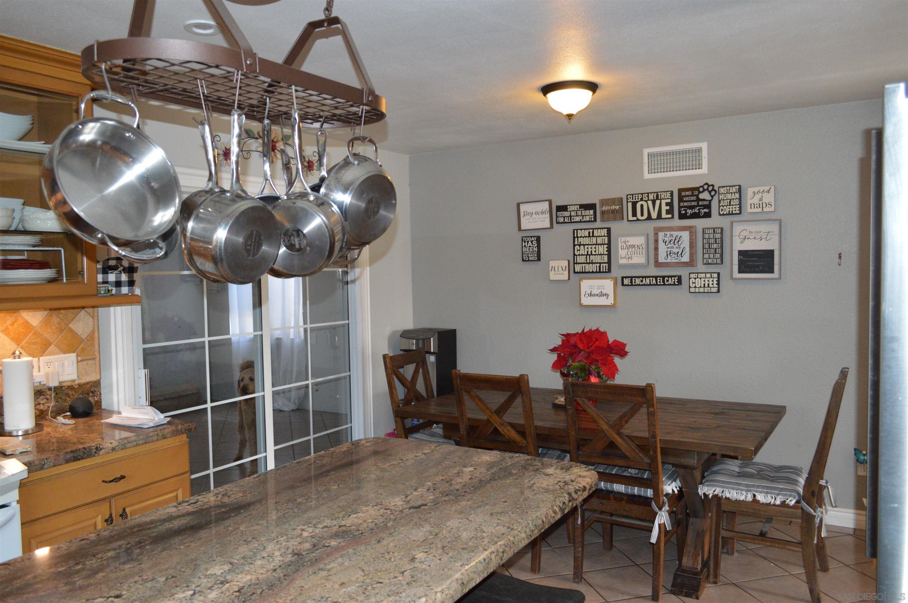 Detail Gallery Image 6 of 21 For 433  Thrush St., Chula Vista,  CA 91911 - 5 Beds | 2 Baths