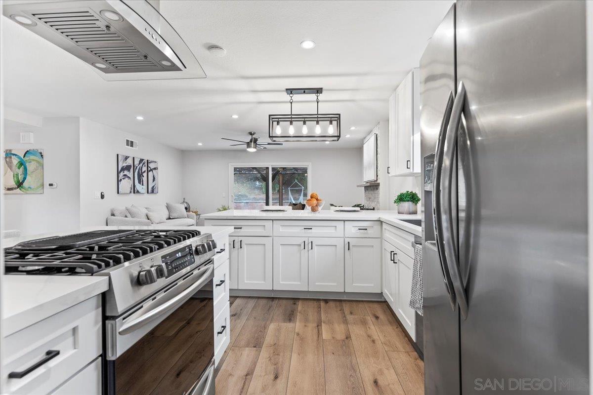 Detail Gallery Image 9 of 37 For 9737  Roe Dr, Santee,  CA 92071 - 4 Beds | 2 Baths