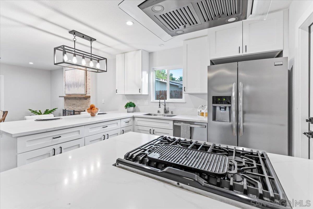 Detail Gallery Image 6 of 37 For 9737  Roe Dr, Santee,  CA 92071 - 4 Beds | 2 Baths