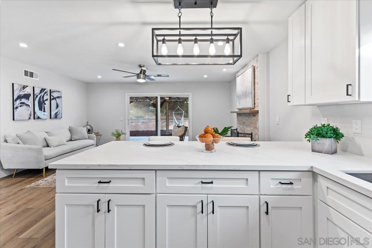 Detail Gallery Image 8 of 37 For 9737  Roe Dr, Santee,  CA 92071 - 4 Beds | 2 Baths