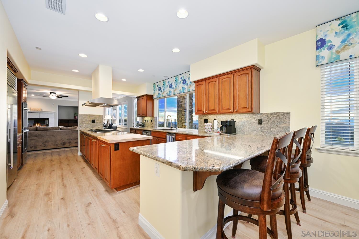 Detail Gallery Image 13 of 63 For 29190  Crystal Ridge Ct, Escondido,  CA 92026 - 5 Beds | 3/1 Baths