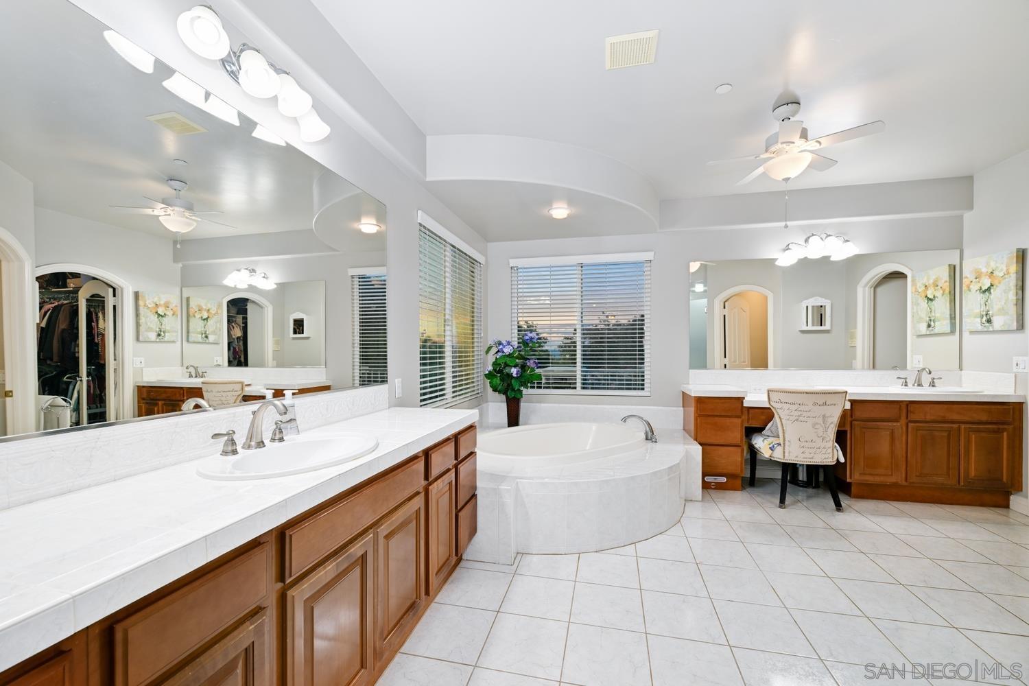 Detail Gallery Image 22 of 63 For 29190  Crystal Ridge Ct, Escondido,  CA 92026 - 5 Beds | 3/1 Baths