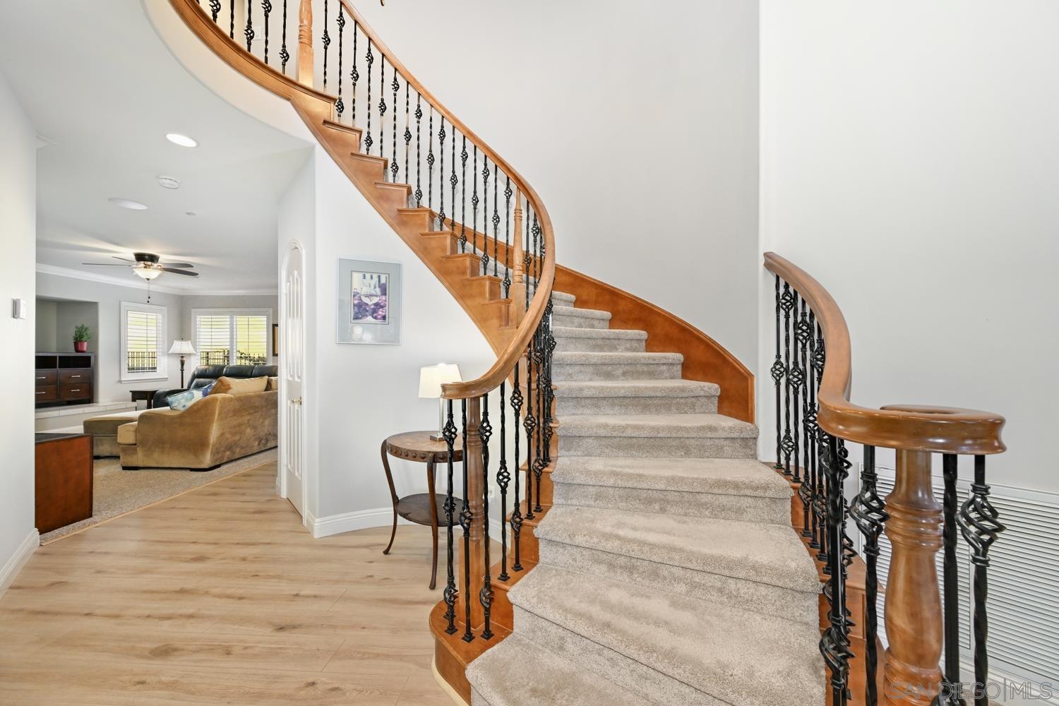 Detail Gallery Image 4 of 63 For 29190  Crystal Ridge Ct, Escondido,  CA 92026 - 5 Beds | 3/1 Baths