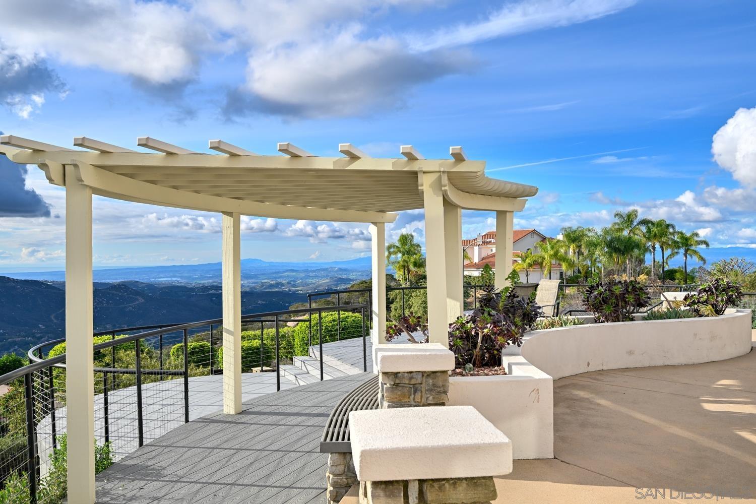 Detail Gallery Image 38 of 63 For 29190  Crystal Ridge Ct, Escondido,  CA 92026 - 5 Beds | 3/1 Baths