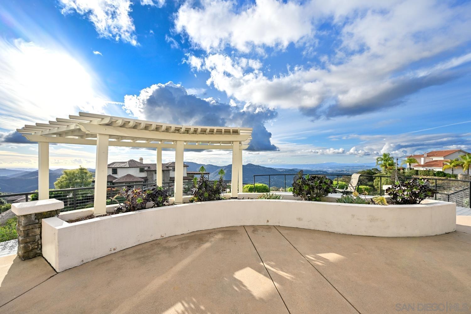 Detail Gallery Image 39 of 63 For 29190  Crystal Ridge Ct, Escondido,  CA 92026 - 5 Beds | 3/1 Baths