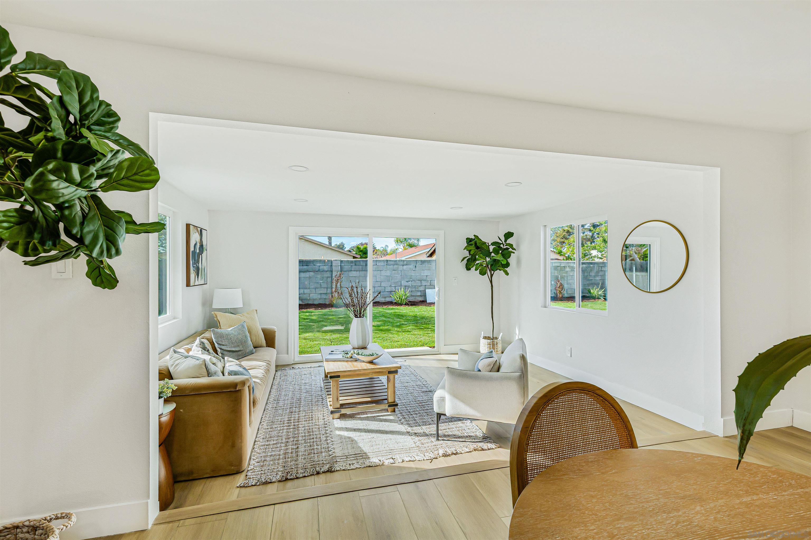 Detail Gallery Image 13 of 28 For 4820  Siesta Dr, Oceanside,  CA 92057 - 3 Beds | 2 Baths