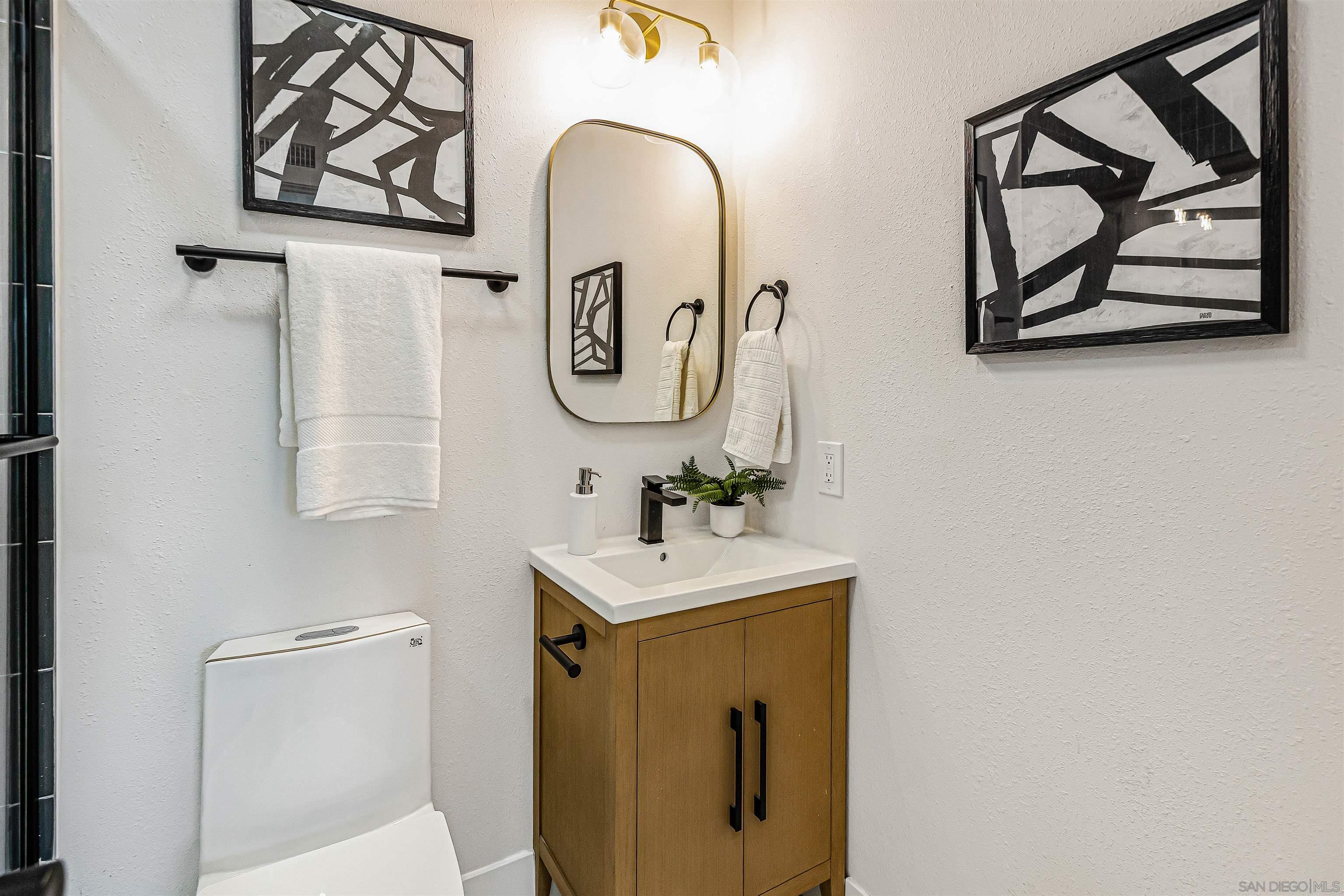 Detail Gallery Image 16 of 28 For 4820  Siesta Dr, Oceanside,  CA 92057 - 3 Beds | 2 Baths