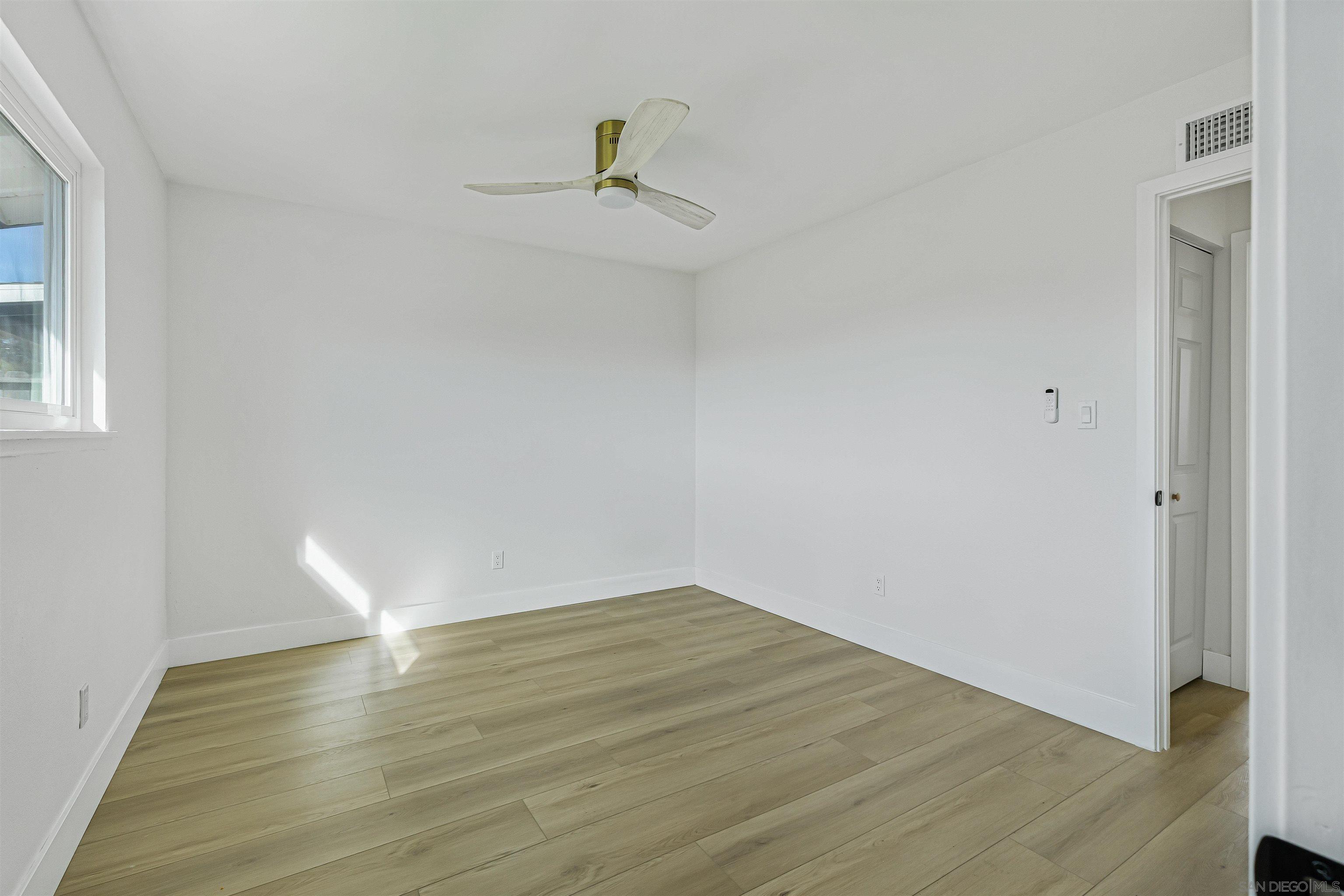 Detail Gallery Image 19 of 28 For 4820  Siesta Dr, Oceanside,  CA 92057 - 3 Beds | 2 Baths