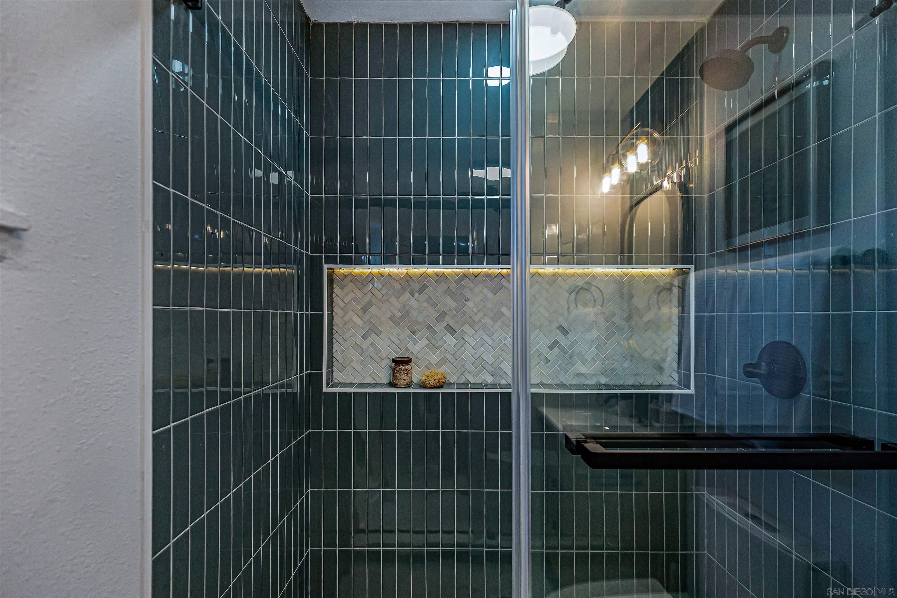 Detail Gallery Image 21 of 28 For 4820  Siesta Dr, Oceanside,  CA 92057 - 3 Beds | 2 Baths