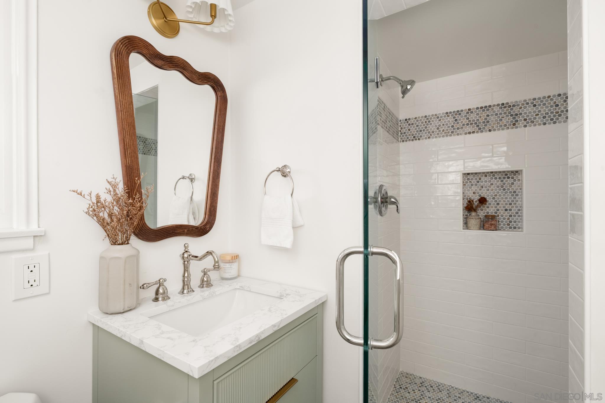 Detail Gallery Image 12 of 23 For 4993  February St, San Diego,  CA 92110 - 3 Beds | 2 Baths