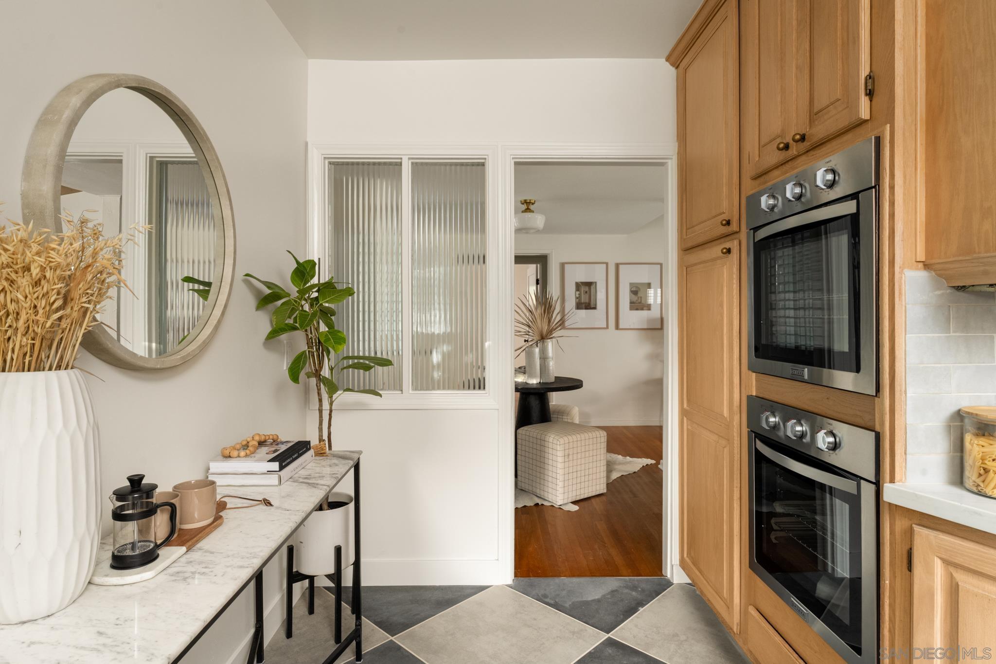 Detail Gallery Image 8 of 23 For 4993  February St, San Diego,  CA 92110 - 3 Beds | 2 Baths