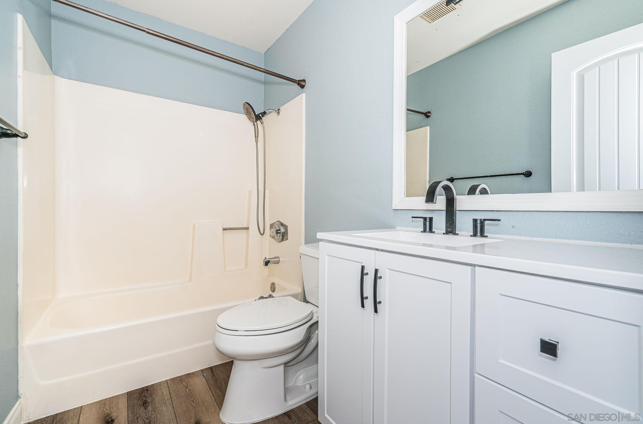 Detail Gallery Image 11 of 26 For 13675  Comuna Dr, Poway,  CA 92064 - 3 Beds | 3 Baths