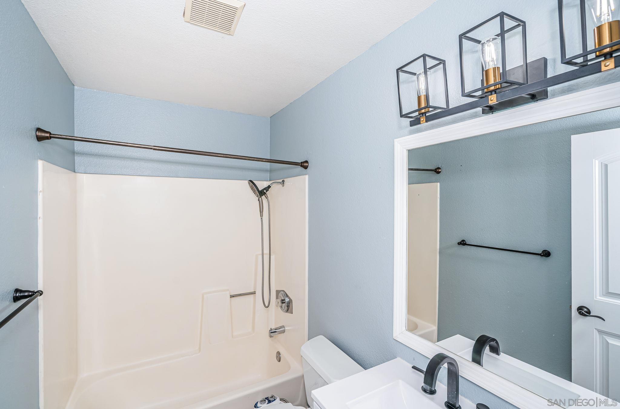 Detail Gallery Image 13 of 26 For 13675  Comuna Dr, Poway,  CA 92064 - 3 Beds | 3 Baths