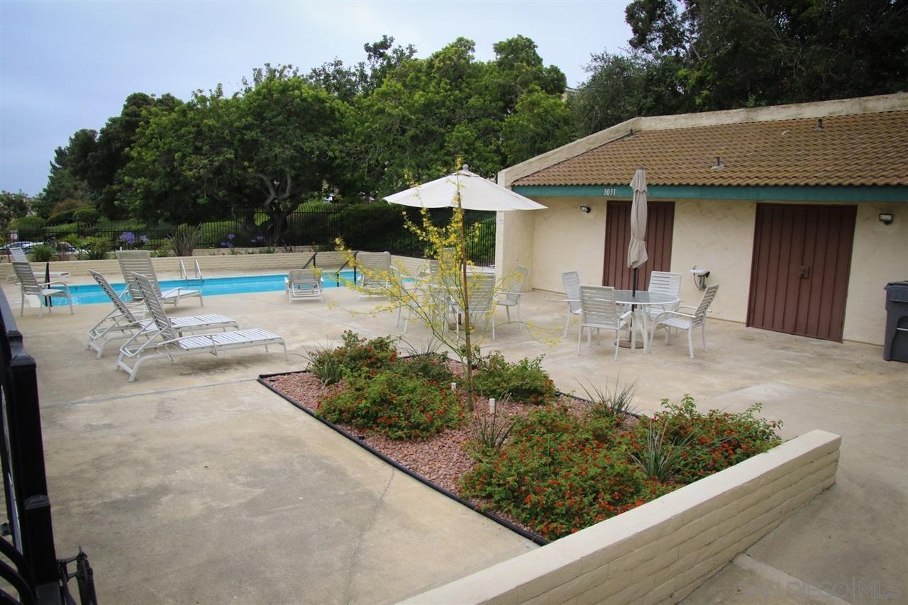 Detail Gallery Image 5 of 17 For 2971  Cowley Way  82, San Diego,  CA 92117 - 2 Beds | 1/1 Baths