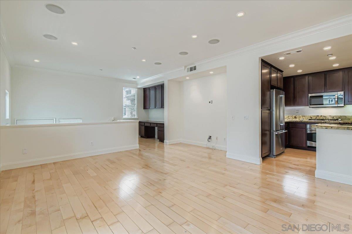 Detail Gallery Image 4 of 36 For 8836  Promenade North Pl, San Diego,  CA 92123 - 3 Beds | 2 Baths