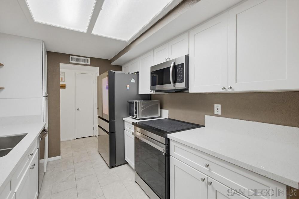 Detail Gallery Image 4 of 27 For 1010 E Washington Ave.  #72,  Escondido,  CA 92025 - 2 Beds | 1 Baths