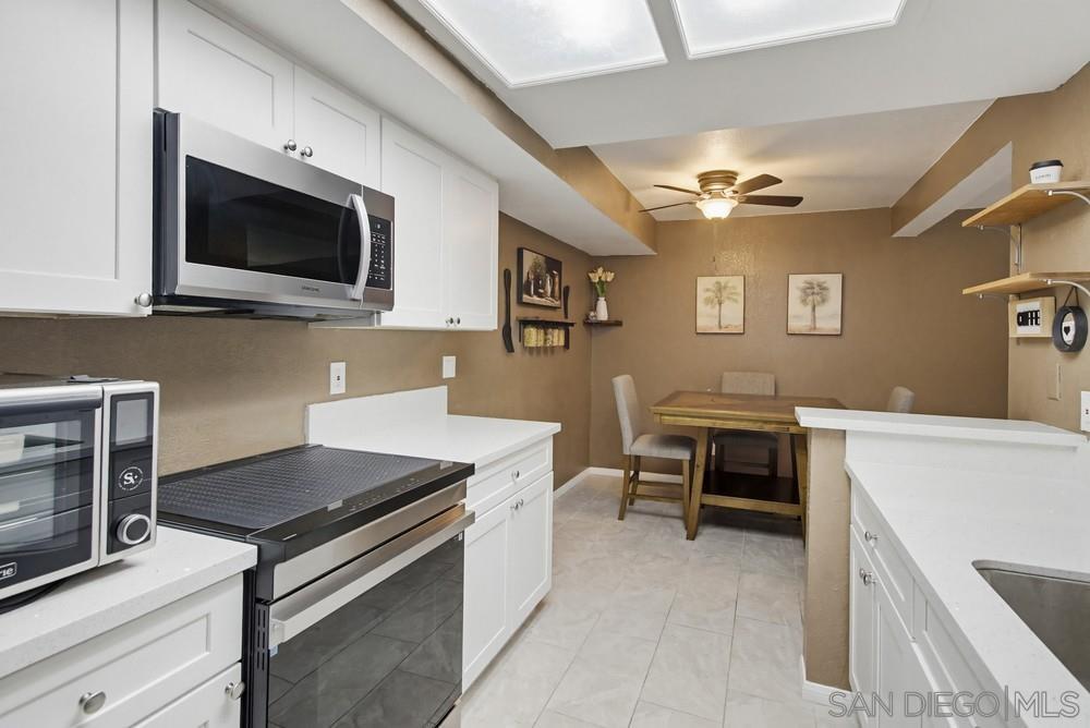 Detail Gallery Image 6 of 27 For 1010 E Washington Ave.  #72,  Escondido,  CA 92025 - 2 Beds | 1 Baths