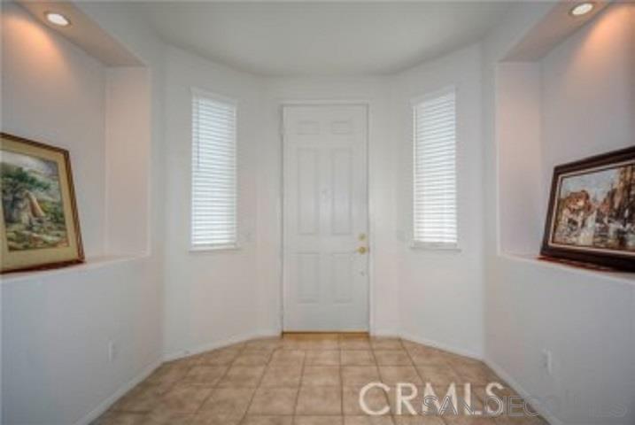 Detail Gallery Image 9 of 14 For 45256  Chateau Court, Temecula,  CA 92592 - 5 Beds | 5/1 Baths