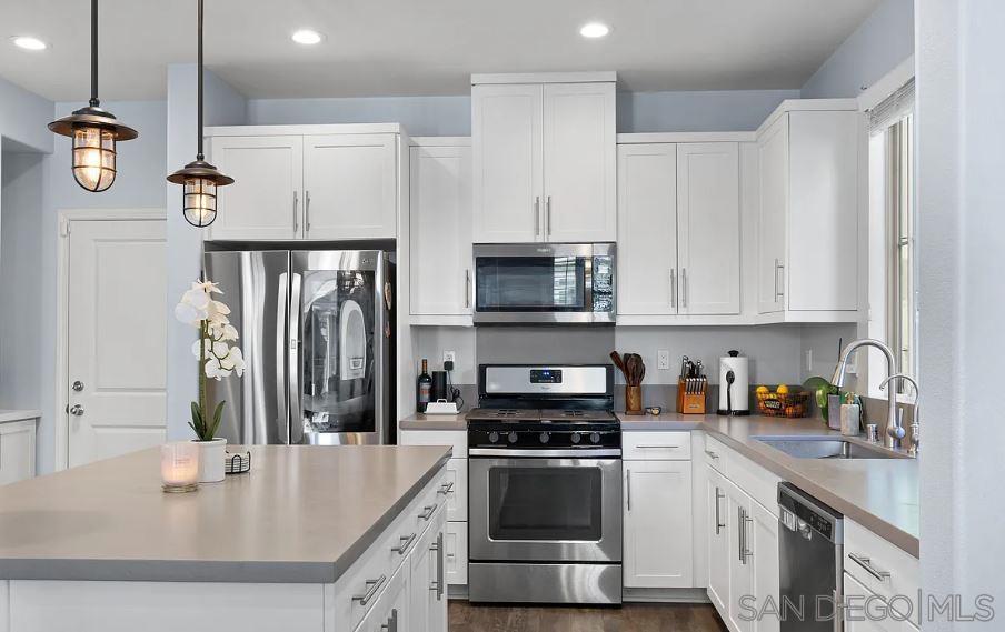 Front Image Thumbnail for SD250046131