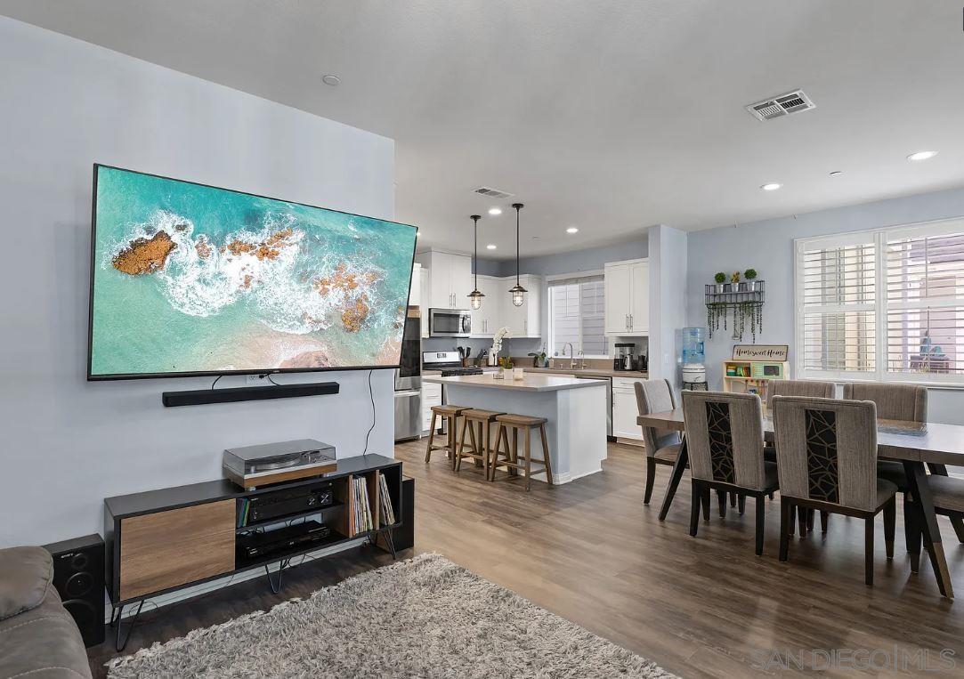 Detail Gallery Image 4 of 25 For 524  Turnstone Ln, Imperial Beach,  CA 91932 - 4 Beds | 3 Baths