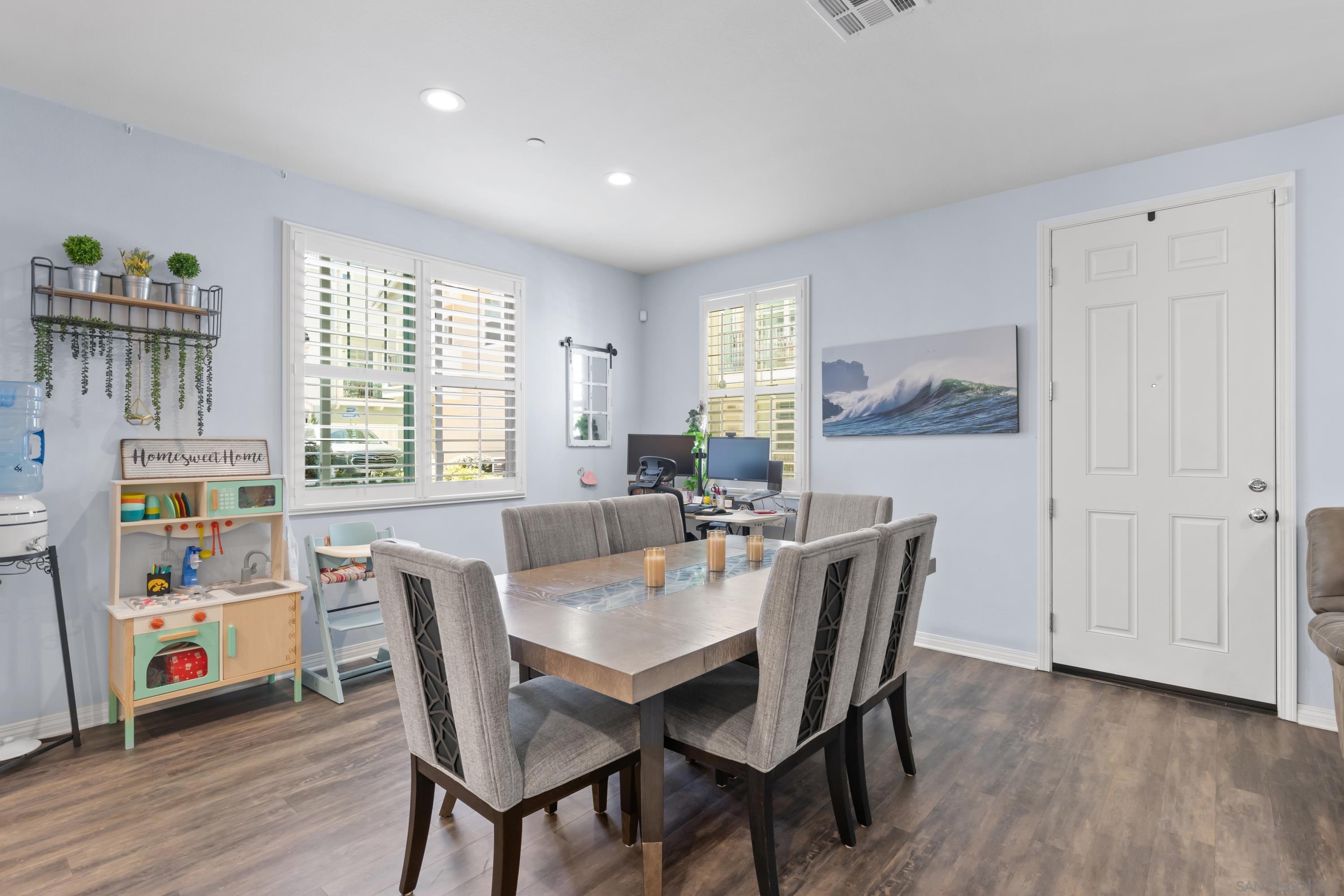 Detail Gallery Image 5 of 25 For 524  Turnstone Ln, Imperial Beach,  CA 91932 - 4 Beds | 3 Baths