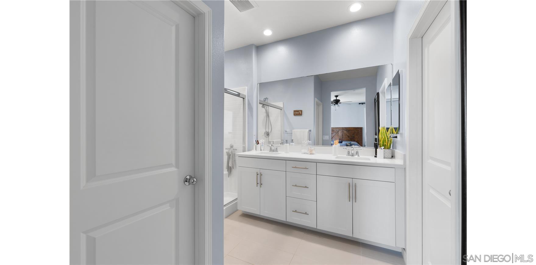 Detail Gallery Image 10 of 25 For 524  Turnstone Ln, Imperial Beach,  CA 91932 - 4 Beds | 3 Baths