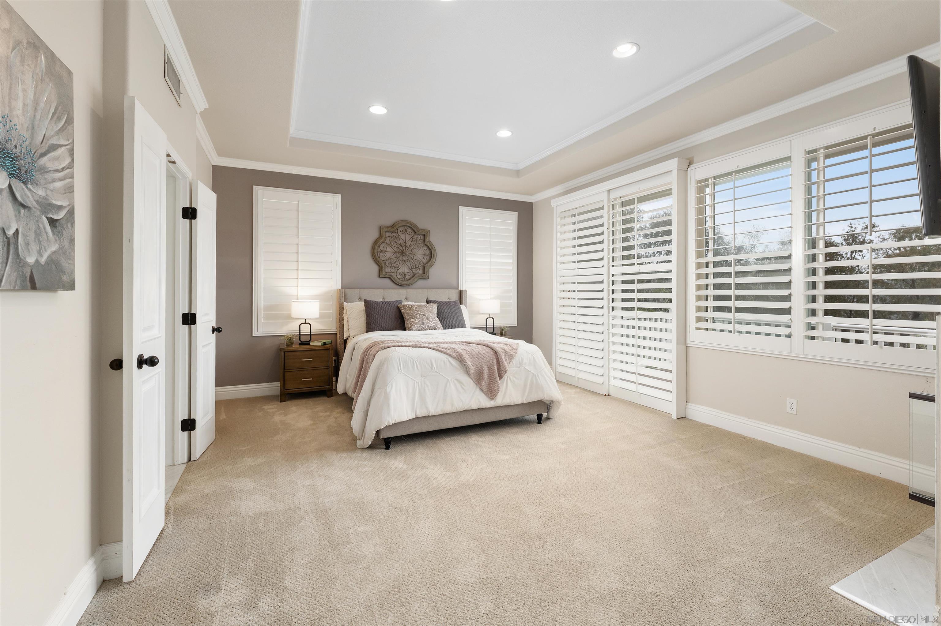 Detail Gallery Image 11 of 32 For 6077  Firwood Row, La Jolla,  CA 92037 - 4 Beds | 3/1 Baths