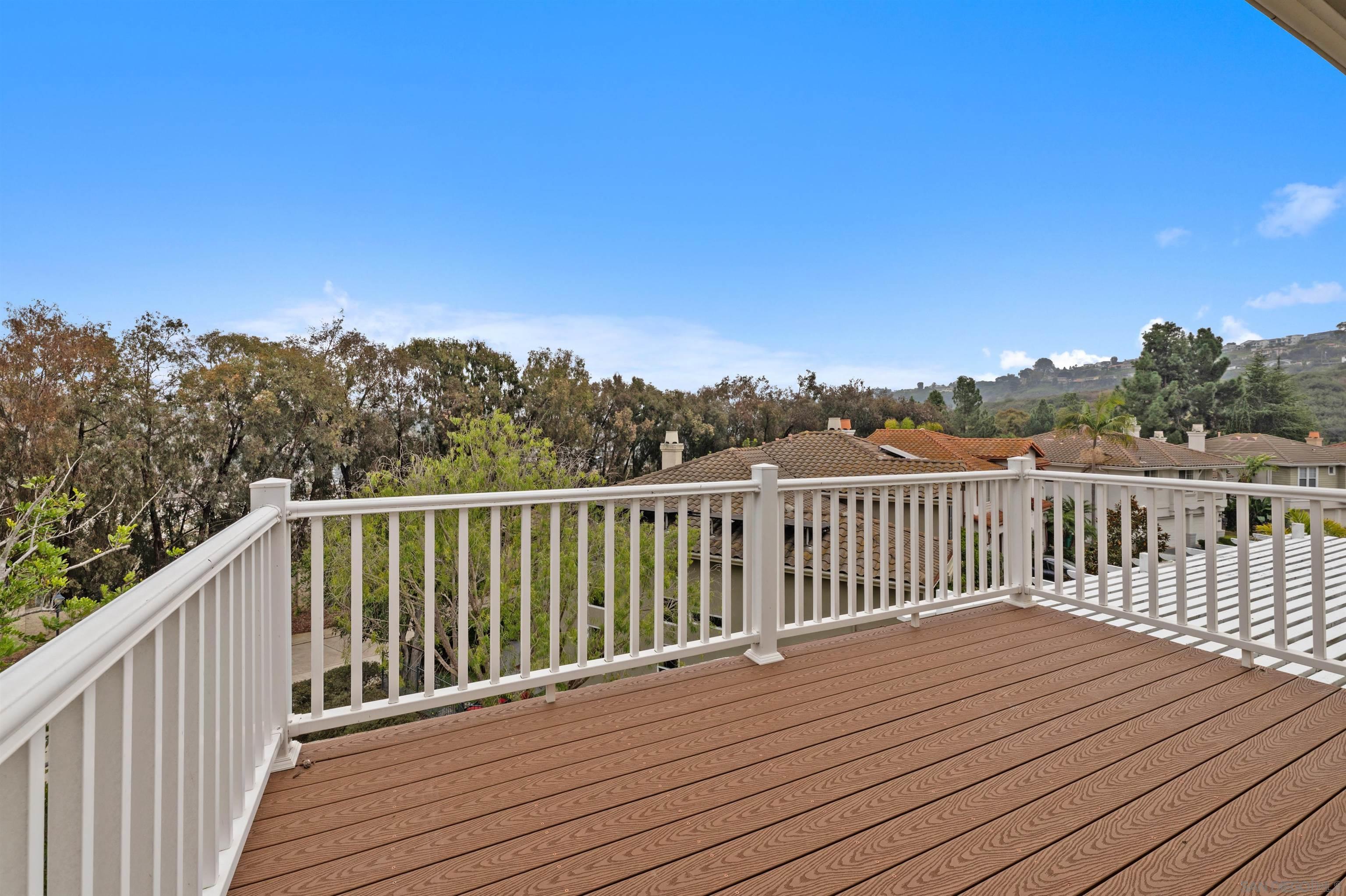 Detail Gallery Image 13 of 32 For 6077  Firwood Row, La Jolla,  CA 92037 - 4 Beds | 3/1 Baths