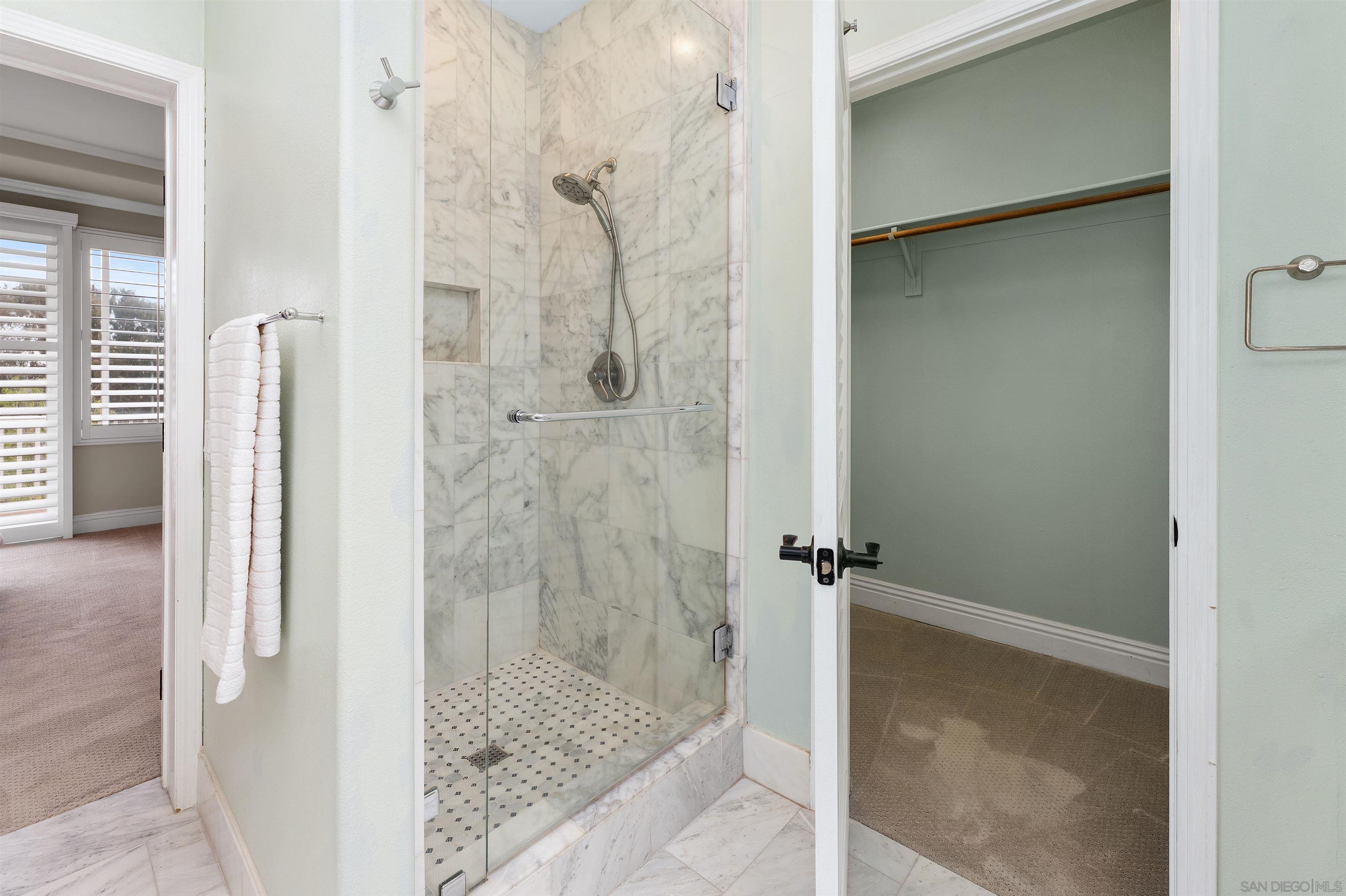 Detail Gallery Image 15 of 32 For 6077  Firwood Row, La Jolla,  CA 92037 - 4 Beds | 3/1 Baths