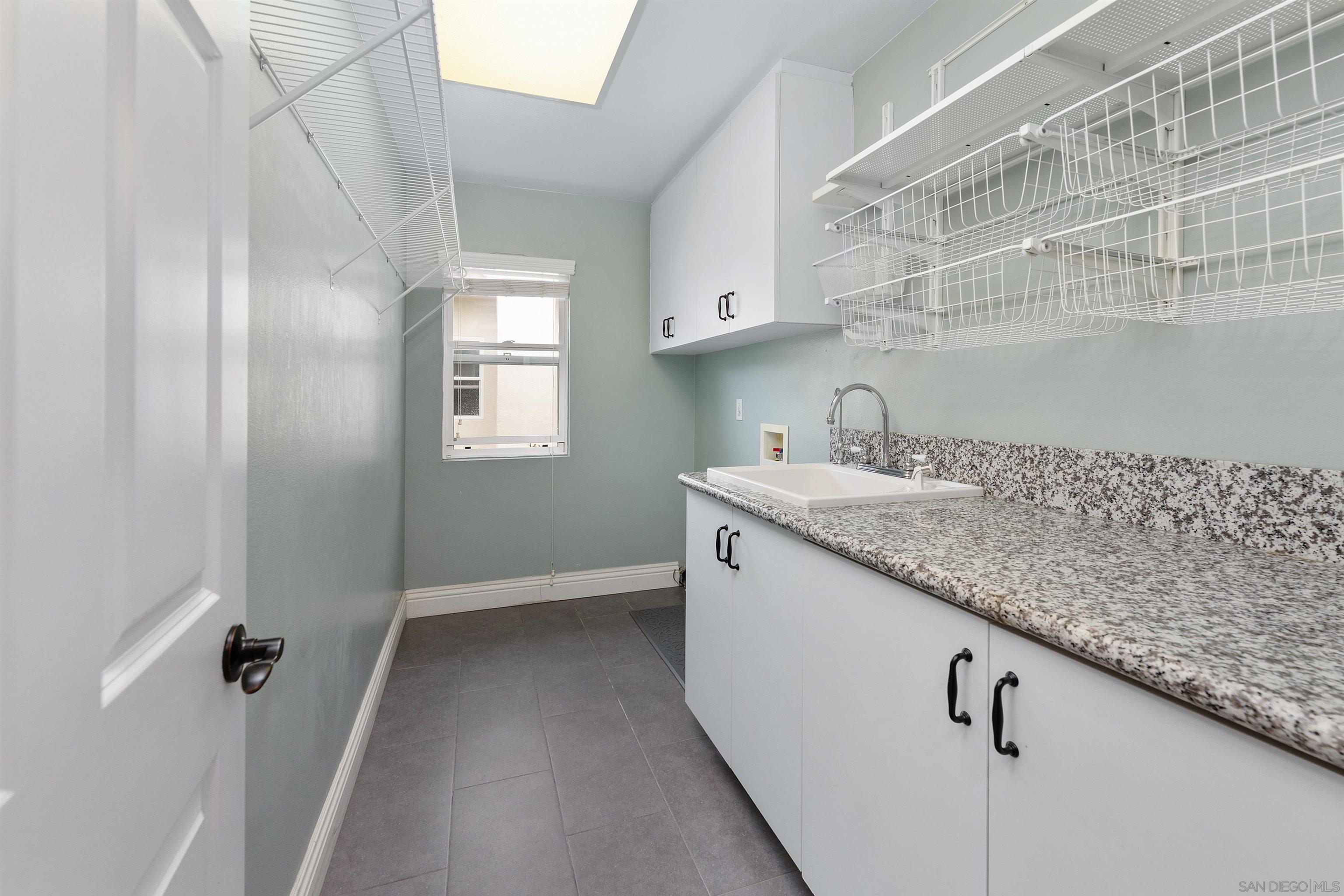 Detail Gallery Image 17 of 32 For 6077  Firwood Row, La Jolla,  CA 92037 - 4 Beds | 3/1 Baths