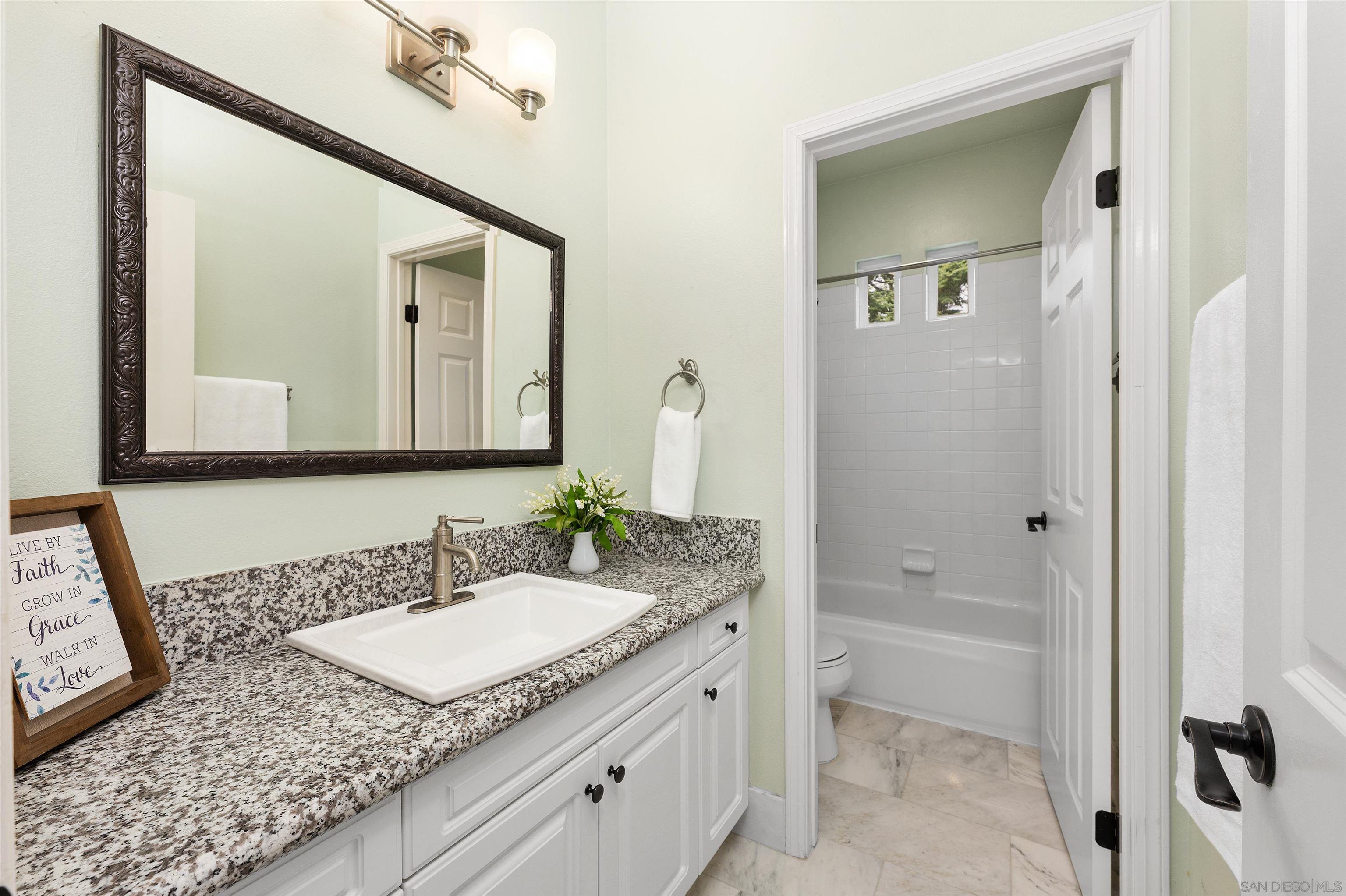 Detail Gallery Image 19 of 32 For 6077  Firwood Row, La Jolla,  CA 92037 - 4 Beds | 3/1 Baths