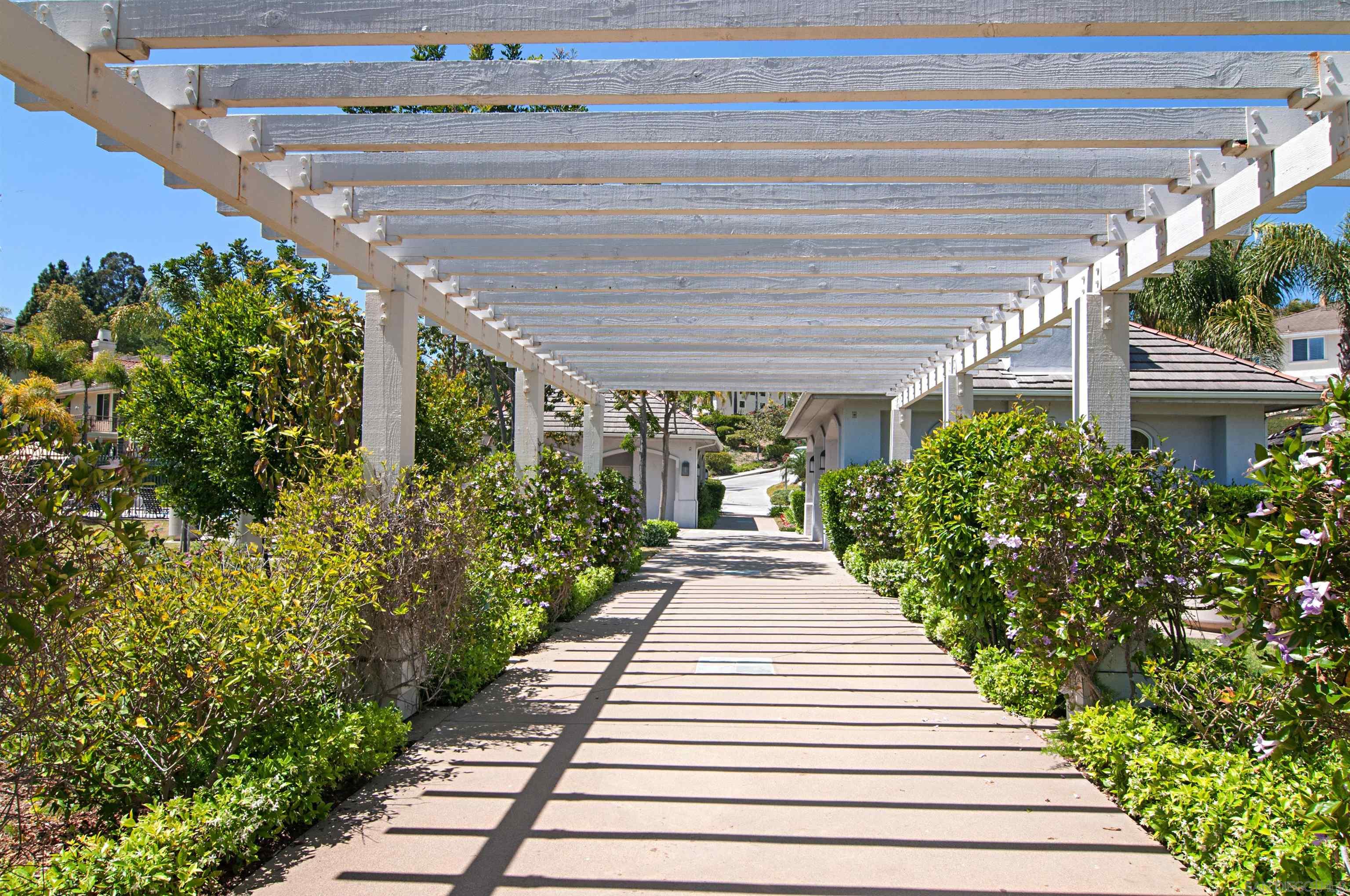 Detail Gallery Image 26 of 32 For 6077  Firwood Row, La Jolla,  CA 92037 - 4 Beds | 3/1 Baths