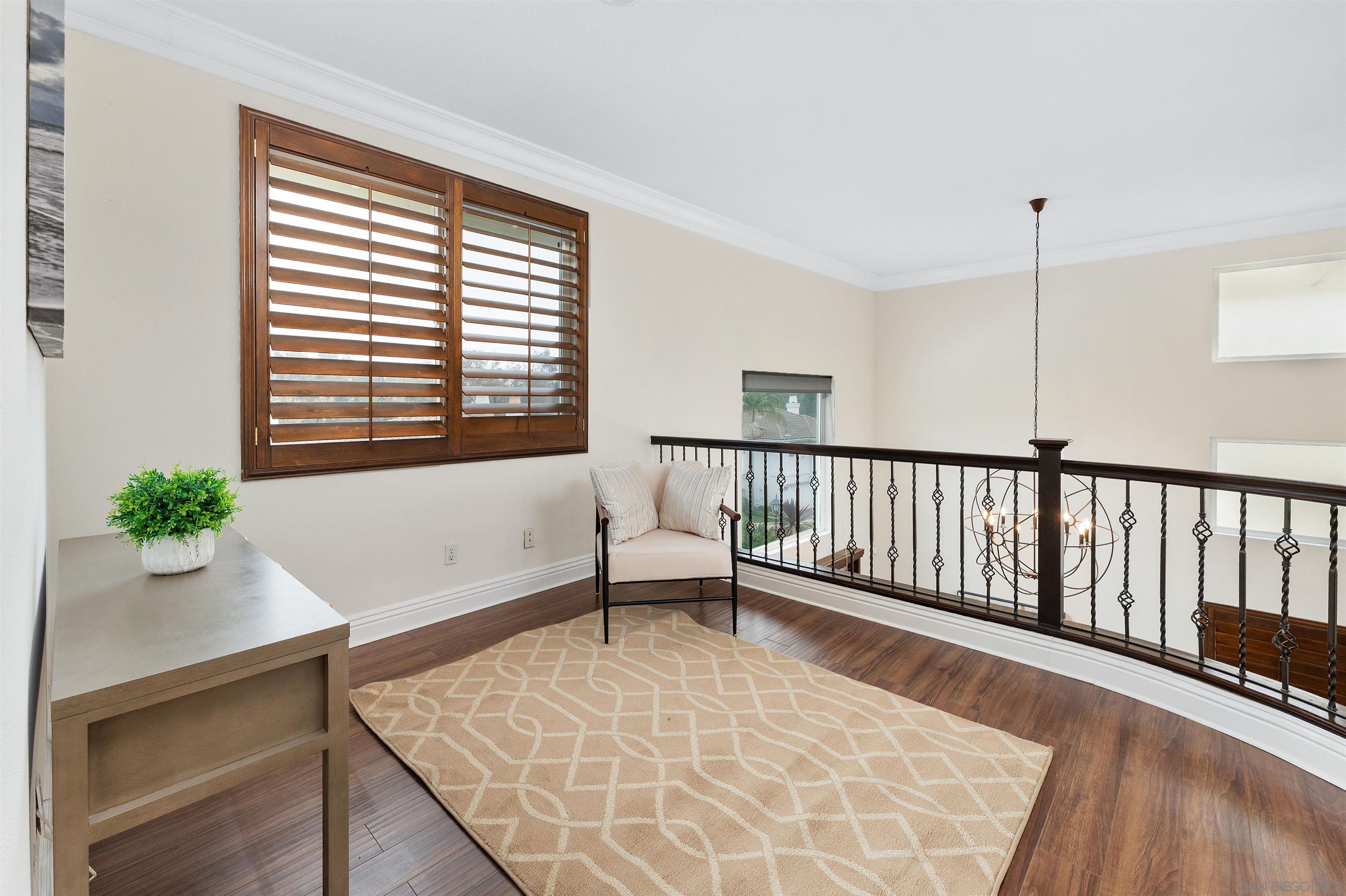 Detail Gallery Image 10 of 32 For 6077  Firwood Row, La Jolla,  CA 92037 - 4 Beds | 3/1 Baths