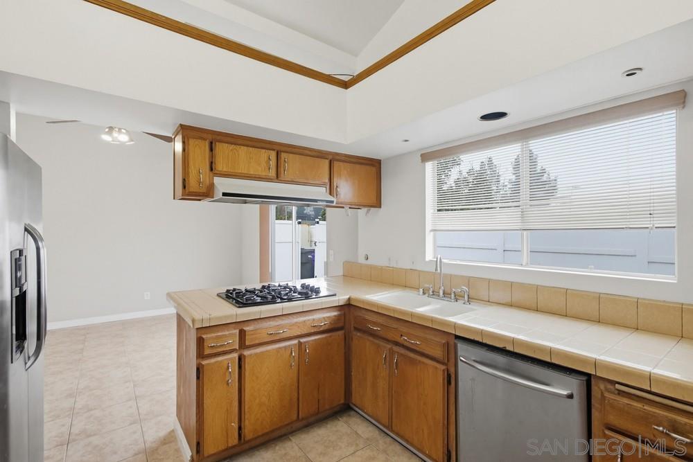 Detail Gallery Image 12 of 34 For 1741  Anza Ave, Vista,  CA 92084 - 5 Beds | 2 Baths