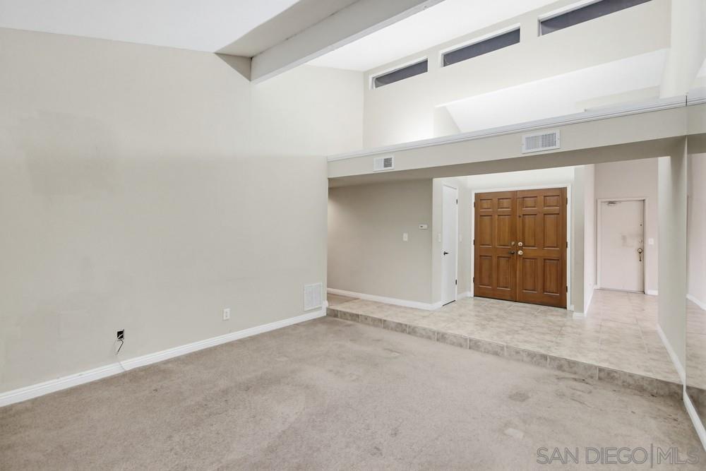 Detail Gallery Image 4 of 34 For 1741  Anza Ave, Vista,  CA 92084 - 5 Beds | 2 Baths