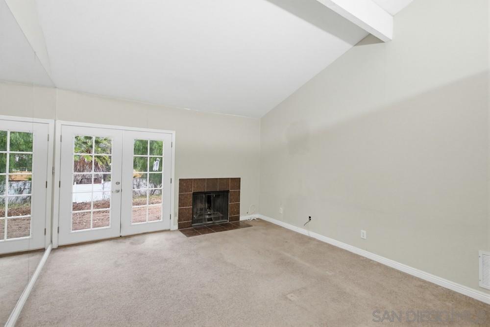Detail Gallery Image 5 of 34 For 1741  Anza Ave, Vista,  CA 92084 - 5 Beds | 2 Baths