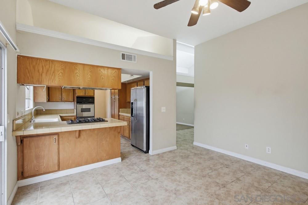 Detail Gallery Image 8 of 34 For 1741  Anza Ave, Vista,  CA 92084 - 5 Beds | 2 Baths