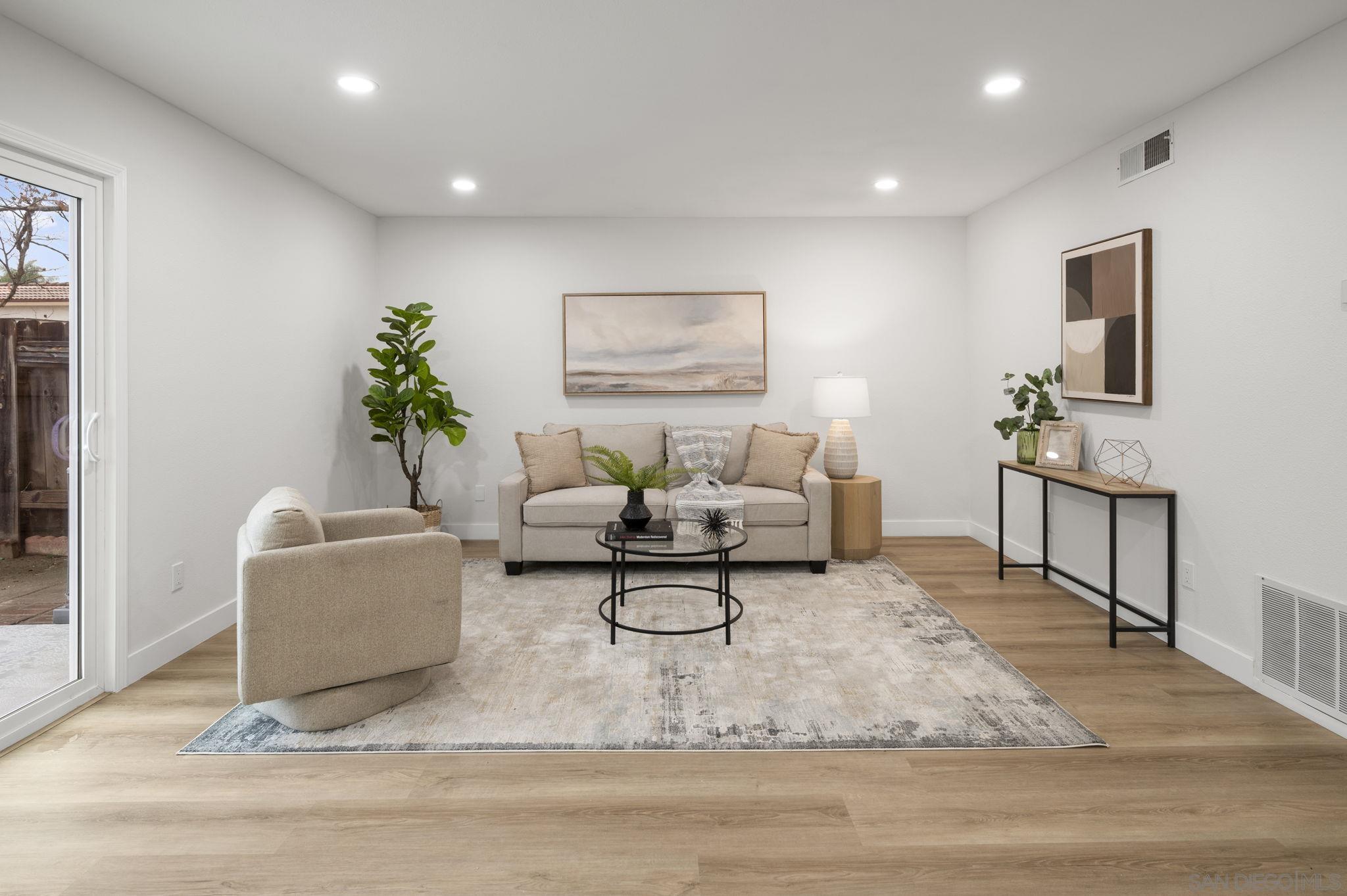 Detail Gallery Image 14 of 42 For 4468  White Pine Way, Oceanside,  CA 92057 - 3 Beds | 2/1 Baths