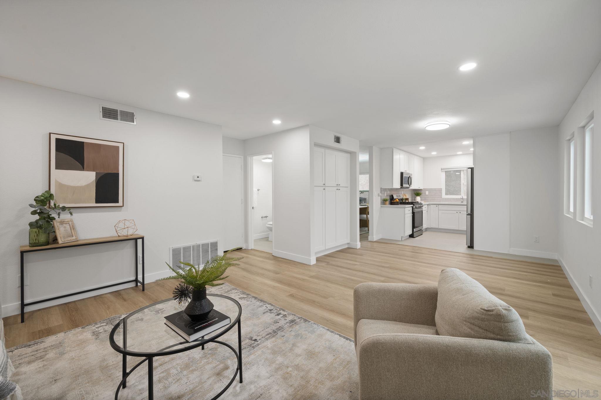 Detail Gallery Image 15 of 42 For 4468  White Pine Way, Oceanside,  CA 92057 - 3 Beds | 2/1 Baths