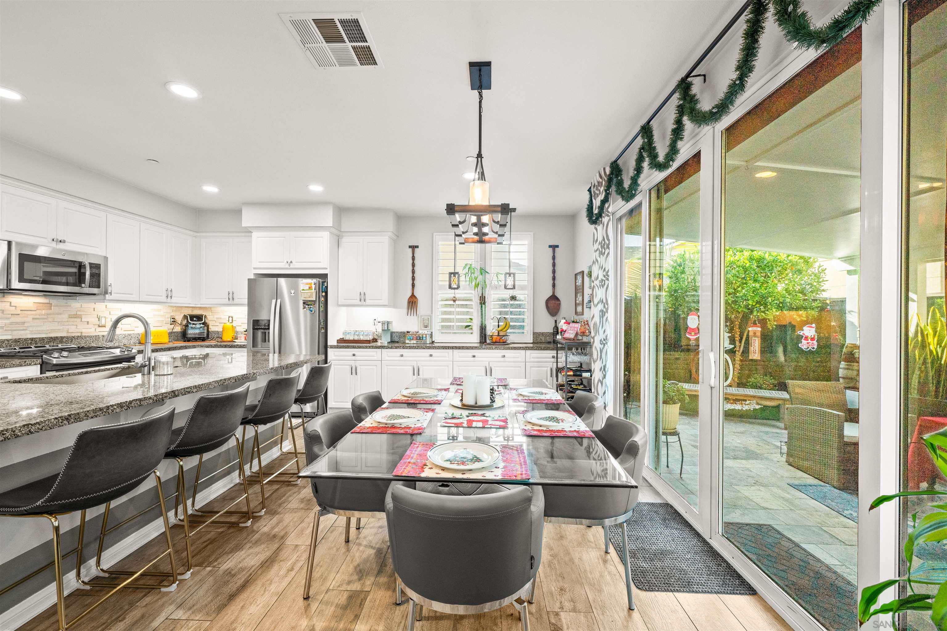 Detail Gallery Image 11 of 57 For 940  Rolling Dunes Way, San Diego,  CA 92154 - 5 Beds | 3 Baths