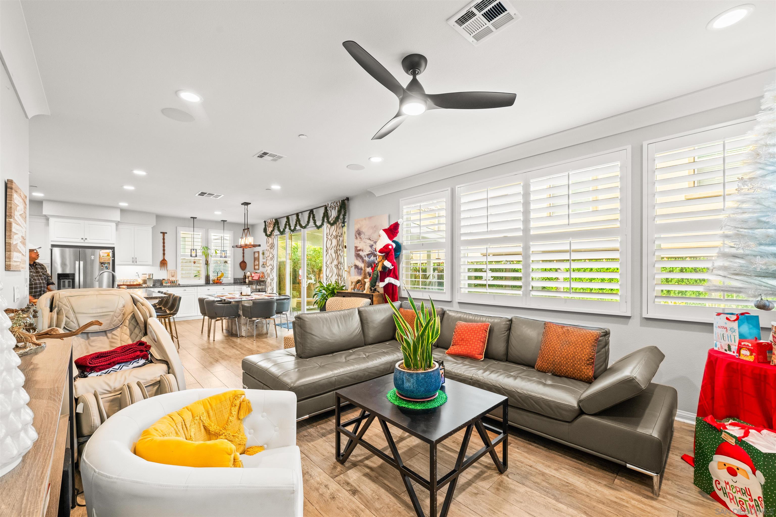 Detail Gallery Image 12 of 57 For 940  Rolling Dunes Way, San Diego,  CA 92154 - 5 Beds | 3 Baths