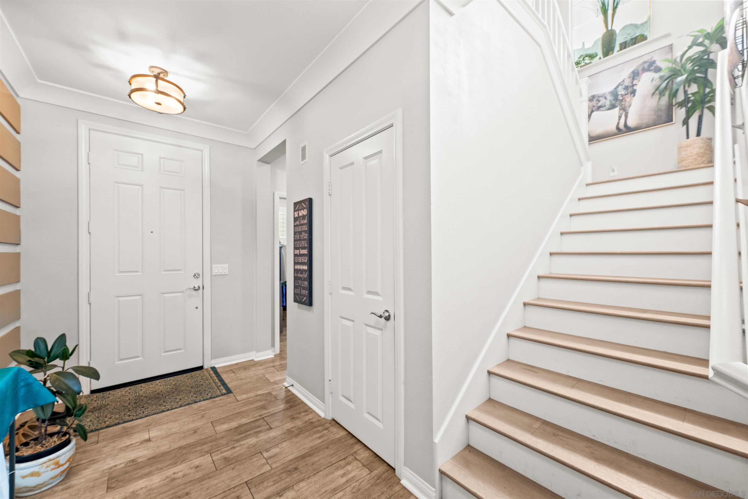 Detail Gallery Image 13 of 57 For 940  Rolling Dunes Way, San Diego,  CA 92154 - 5 Beds | 3 Baths