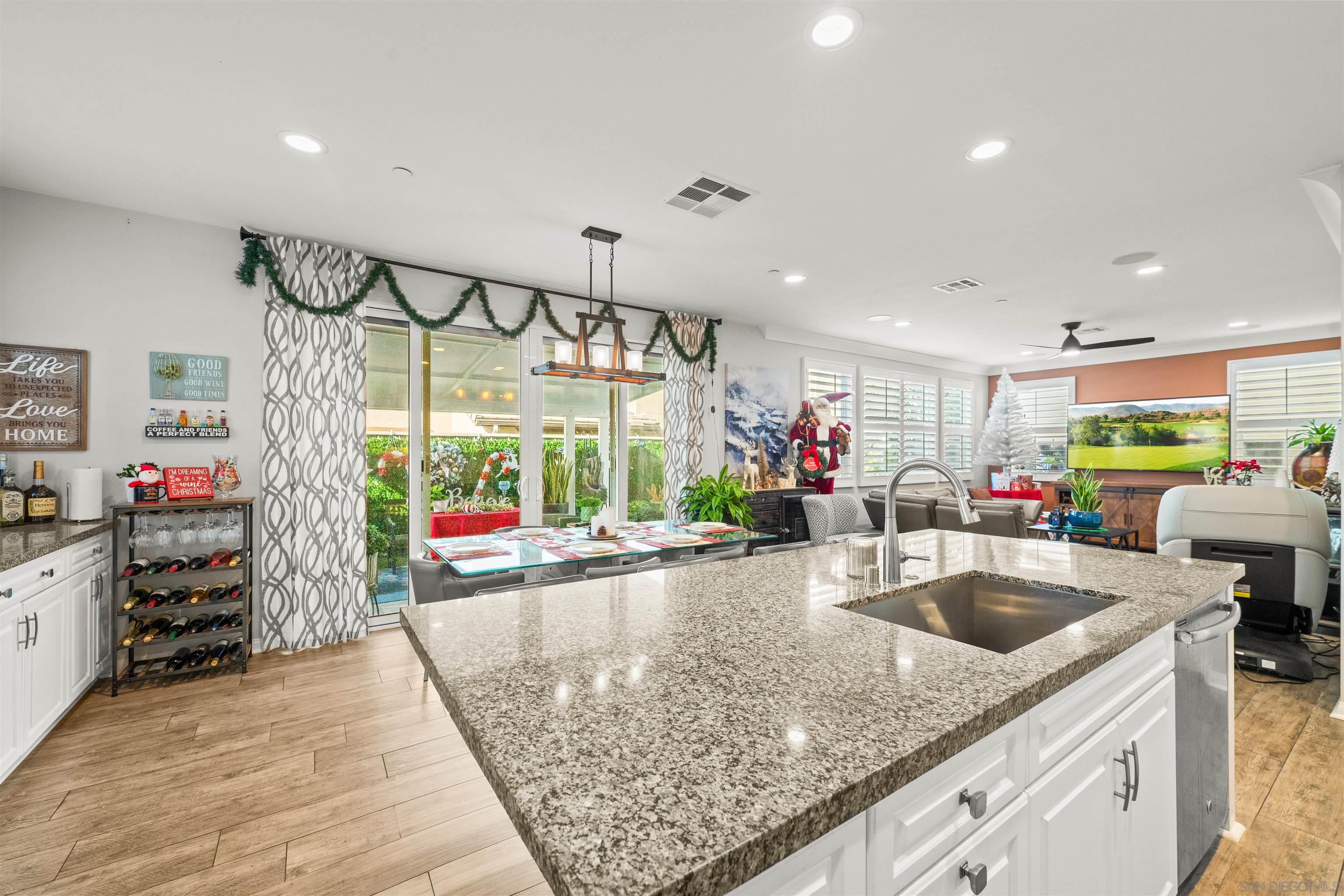 Detail Gallery Image 15 of 57 For 940  Rolling Dunes Way, San Diego,  CA 92154 - 5 Beds | 3 Baths