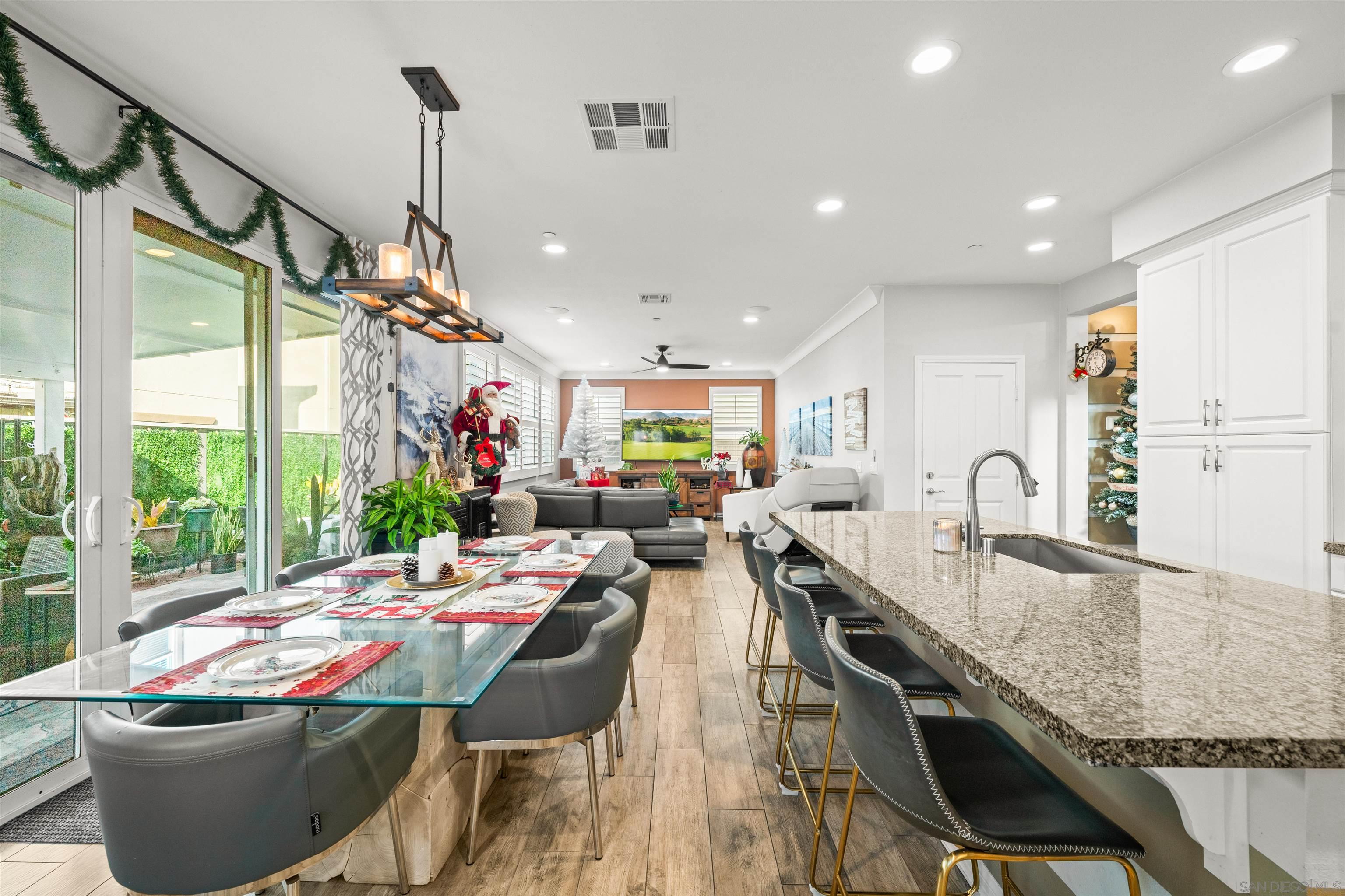 Detail Gallery Image 16 of 57 For 940  Rolling Dunes Way, San Diego,  CA 92154 - 5 Beds | 3 Baths