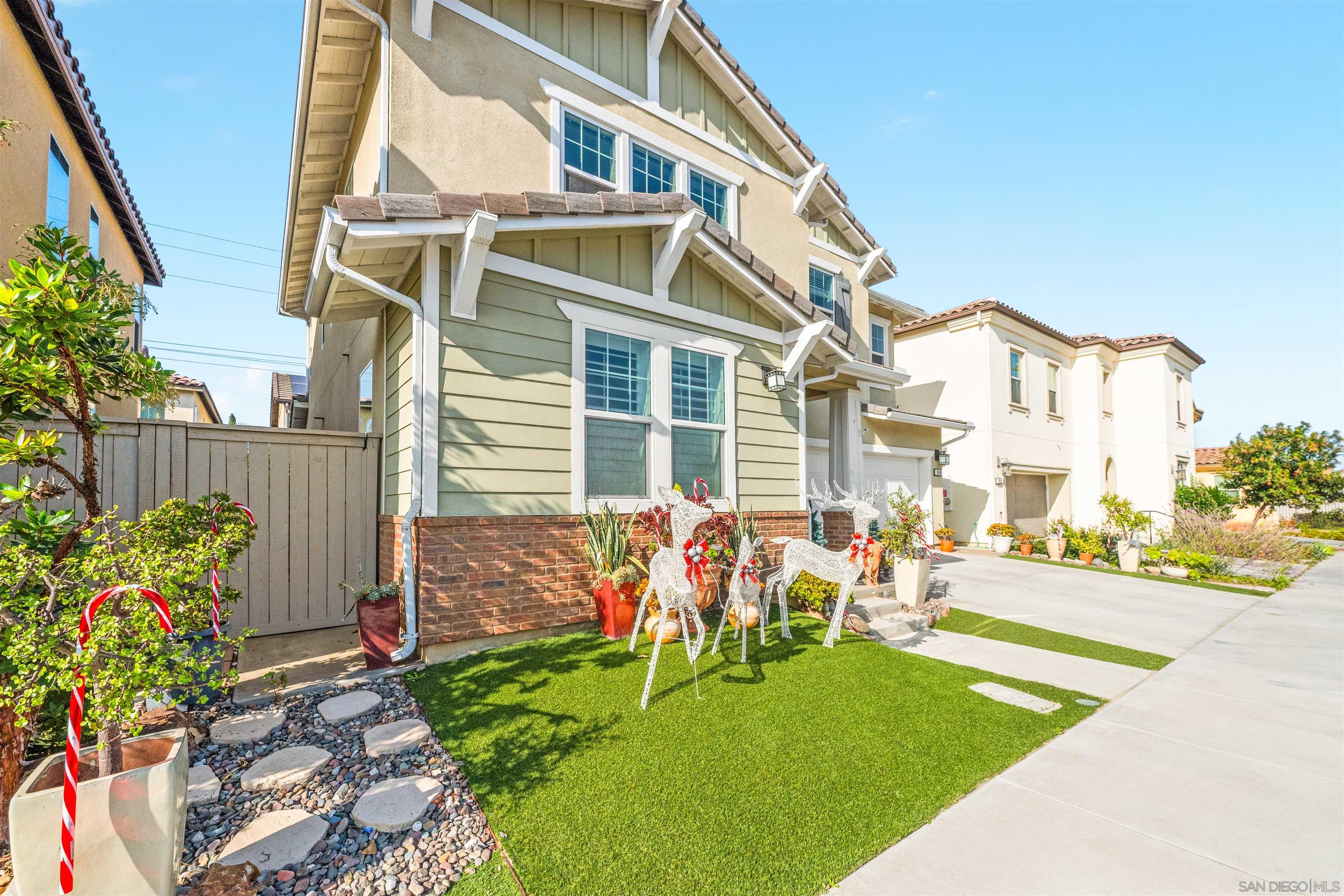 Detail Gallery Image 4 of 57 For 940  Rolling Dunes Way, San Diego,  CA 92154 - 5 Beds | 3 Baths