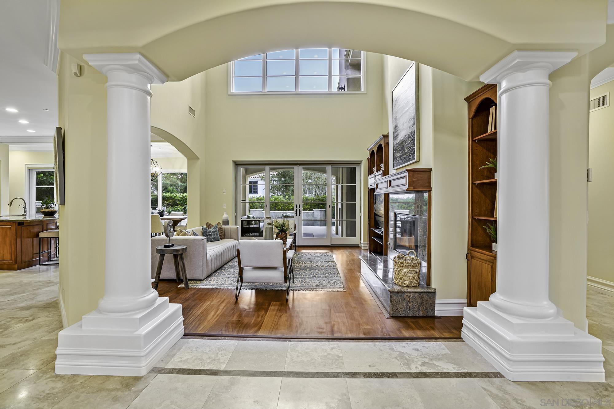 Detail Gallery Image 11 of 52 For 5259  Meadows Del Mar, San Diego,  CA 92130 - 5 Beds | 5/1 Baths