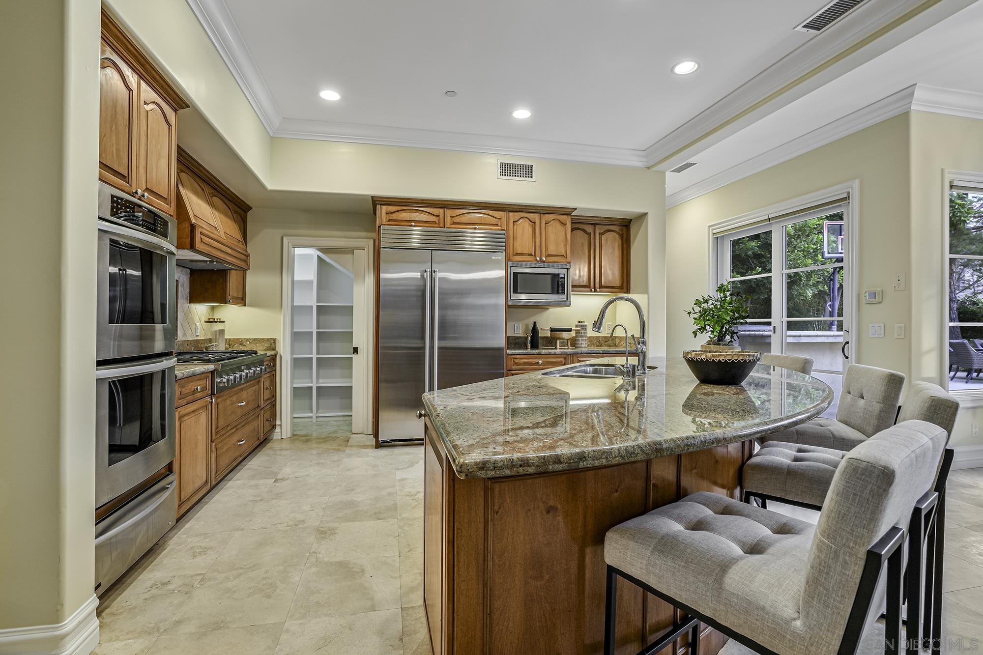 Detail Gallery Image 15 of 52 For 5259  Meadows Del Mar, San Diego,  CA 92130 - 5 Beds | 5/1 Baths