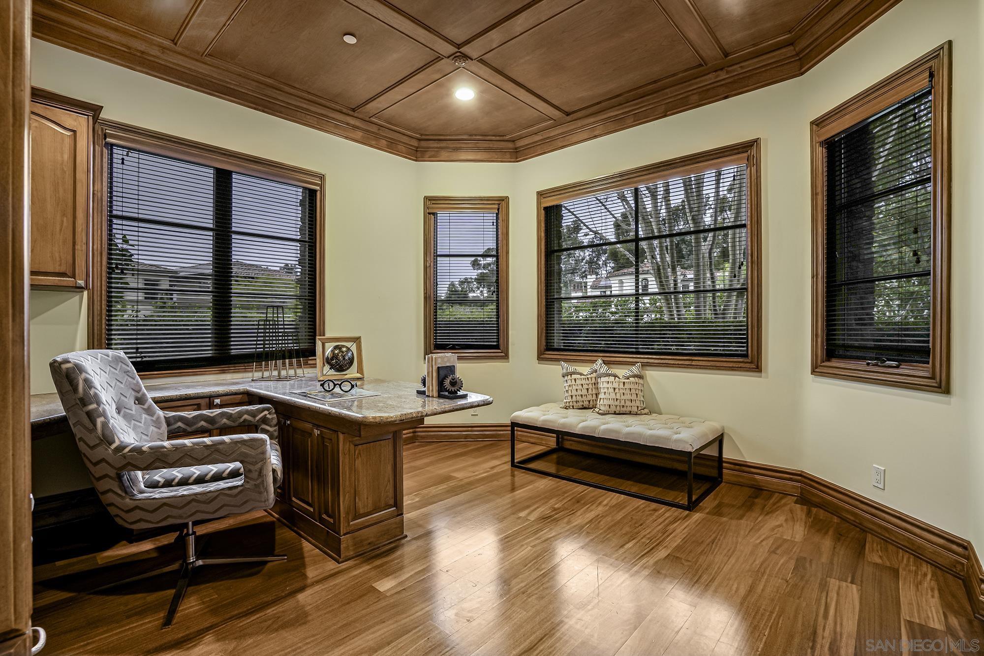 Detail Gallery Image 20 of 52 For 5259  Meadows Del Mar, San Diego,  CA 92130 - 5 Beds | 5/1 Baths